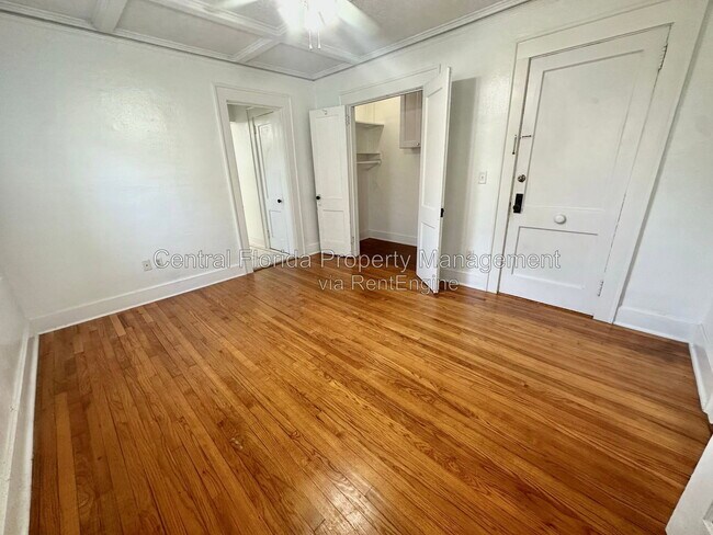 Building Photo - 617 N Hyer Ave