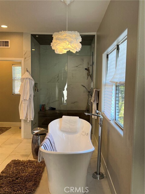 Building Photo - 7420 Cliffside Ct