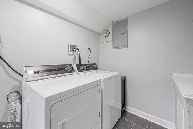 Building Photo - 1920 Fitzgerald St