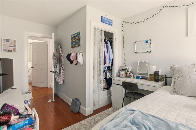 Building Photo - 22 Summer St