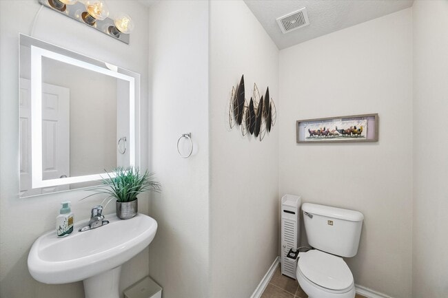 Building Photo - 2802 White Sands Dr