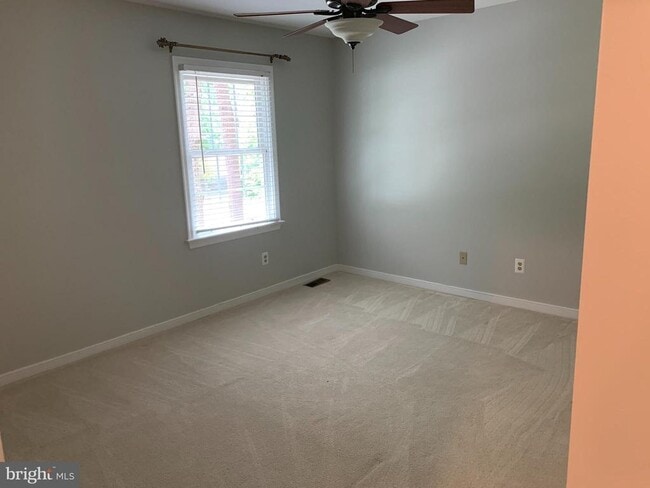 Building Photo - 2002 Admiral Dr