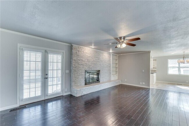 Building Photo - Luxury Living in Quail Creek!!