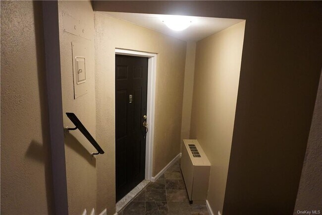 Building Photo - 110 Chateau Rive