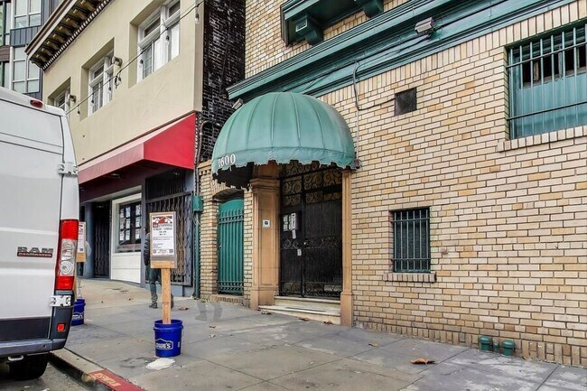 Building Photo - 1600 California St