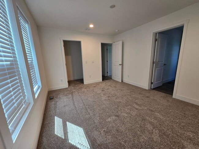 Building Photo - 359 Lemon Dr
