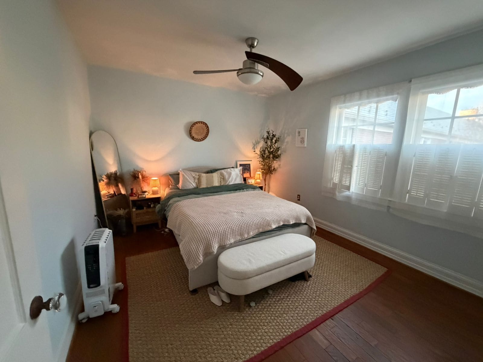 Bedroom - 1800 West Abingdon Drive