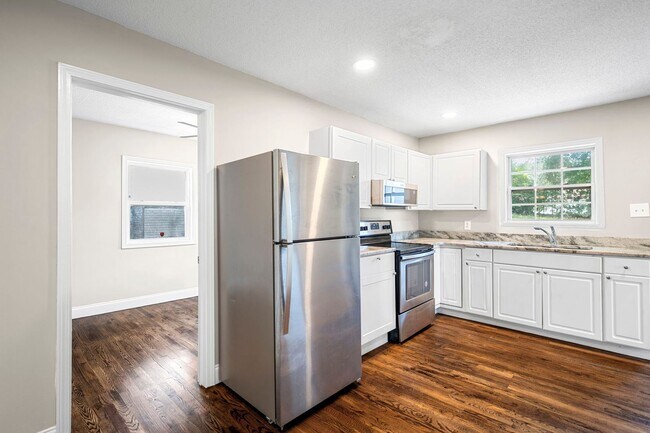 Building Photo - 204 Booth Rd