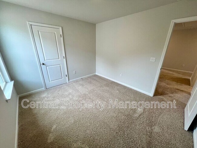 Building Photo - 458 Haddon Trl