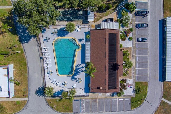 Building Photo - 13827 Mission Oaks Blvd