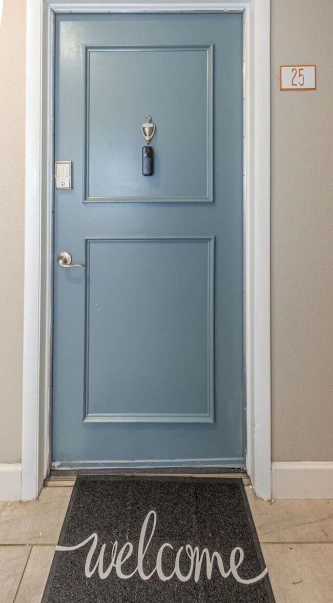 Building Photo - 4301 W Cleveland St