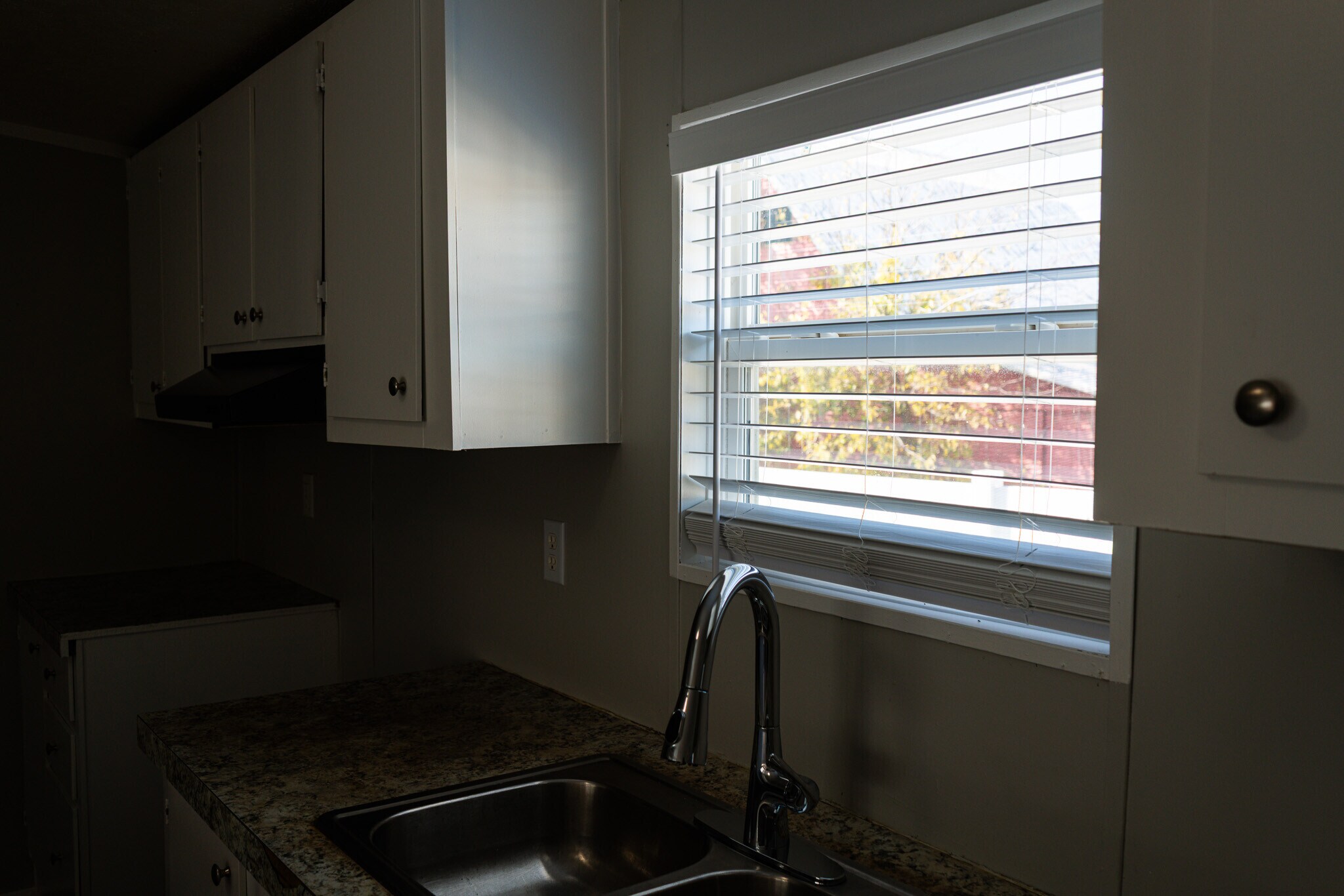 Building Photo - 120 Parma Ct