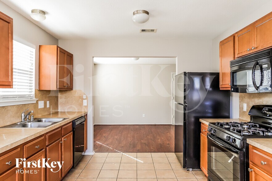 Building Photo - 2110 Nichole Woods Dr