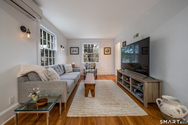 Building Photo - 99 Bay View Ave