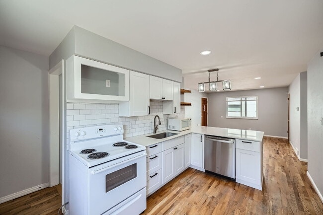 Building Photo - Exceptional 3 bed, 2 bath Home in Berkeley!