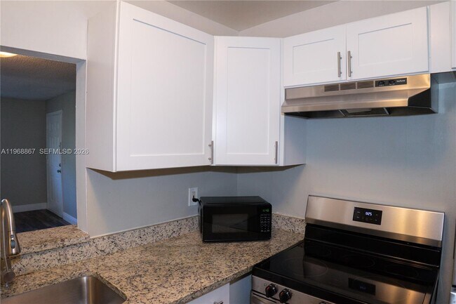 Building Photo - 4280 Woodside Dr