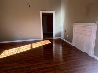 Building Photo - 2 bed, 1 bath in a convenient location - Central