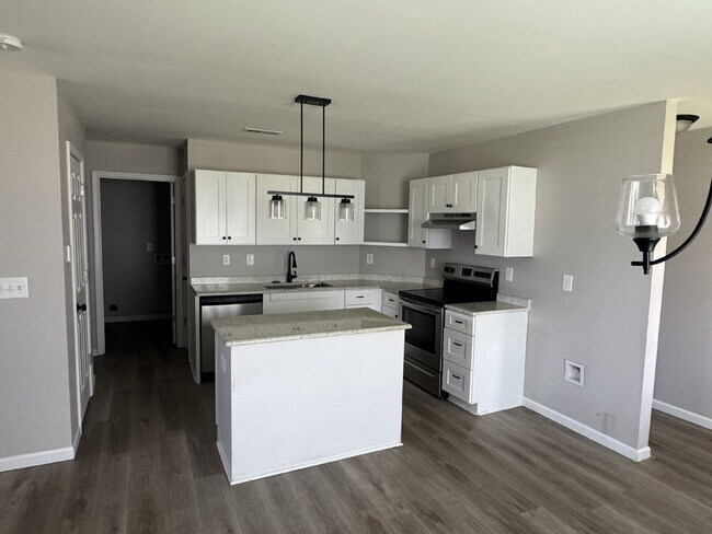 Building Photo - 85 Smith Glen Dr