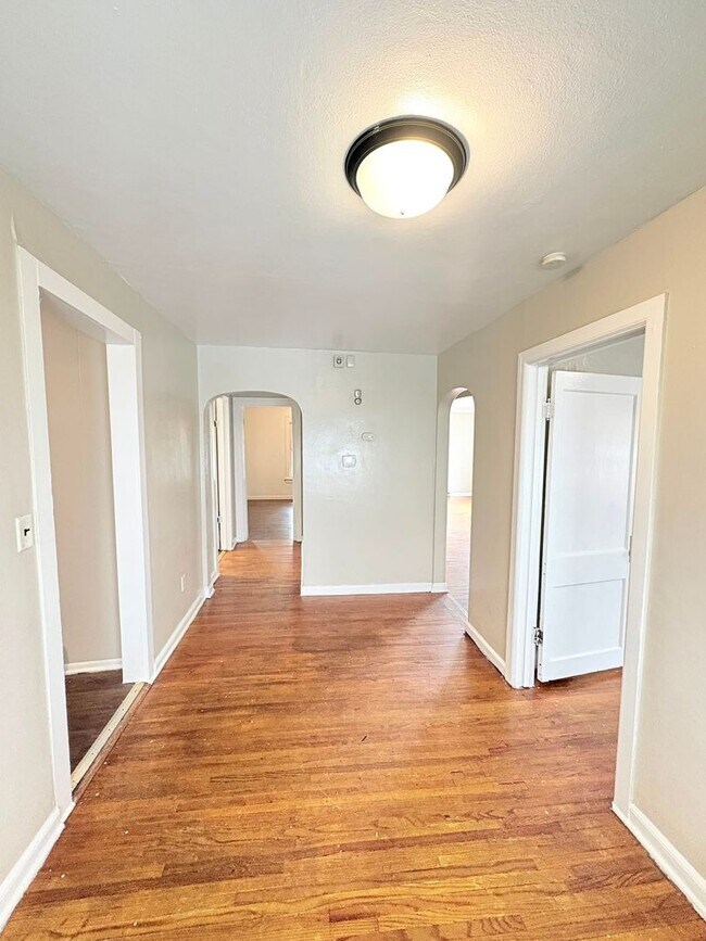 Building Photo - 1727 Marne Ave