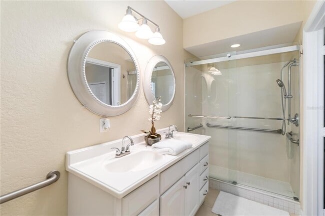 Building Photo - 5038 Tideview Cir