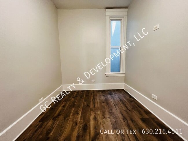 Building Photo - 6401 S Eberhart Ave