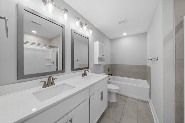 Building Photo - 1511 Kingbird Dr