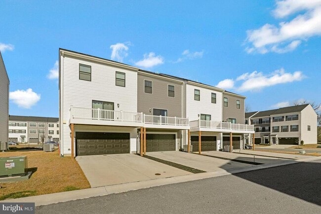 Building Photo - 313 Soft Rush Ln