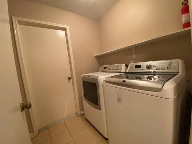 Building Photo - 16202 Rill Ln