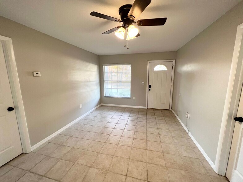 Building Photo - 4865 Darwood Dr