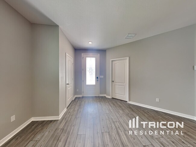 Building Photo - 523 Falcon Ridge Rd