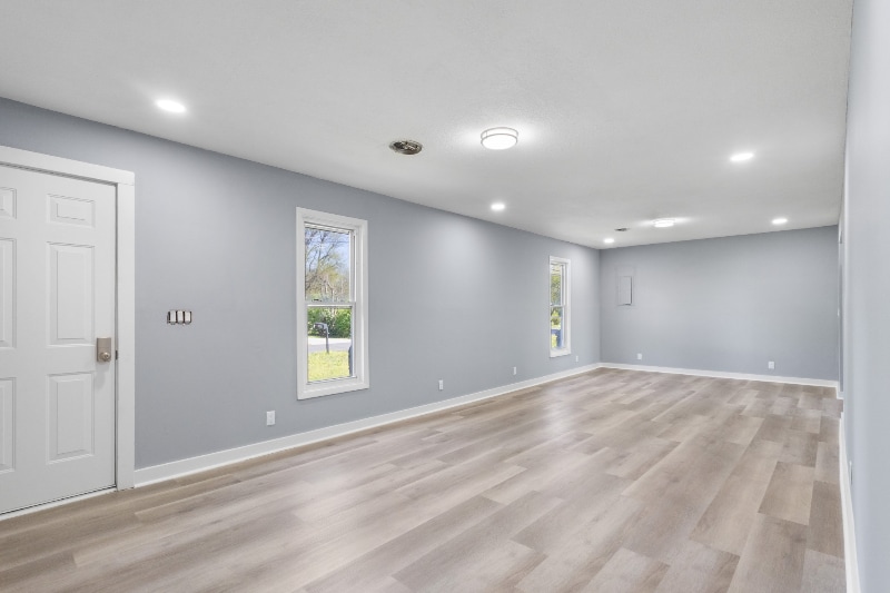 Building Photo - 600 Lincoln Dr