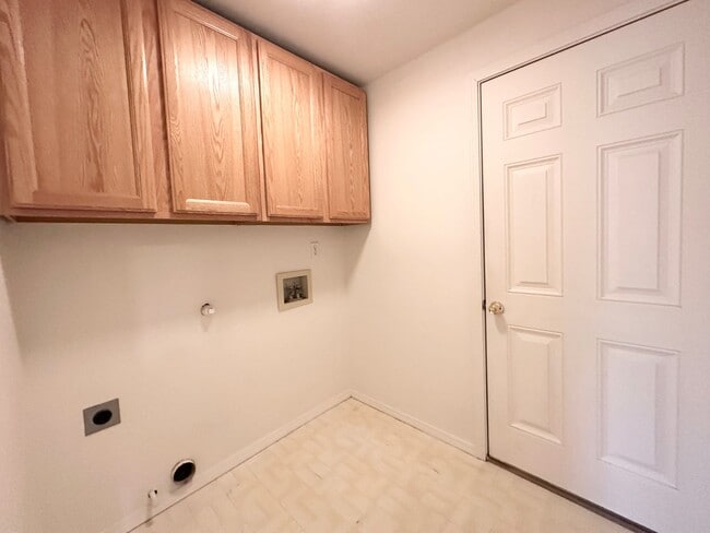 Building Photo - BEAUTIFUL 3 BED, 2 BATH SINGLE FAMILY HOME LOCATED IN NW REDMOND!