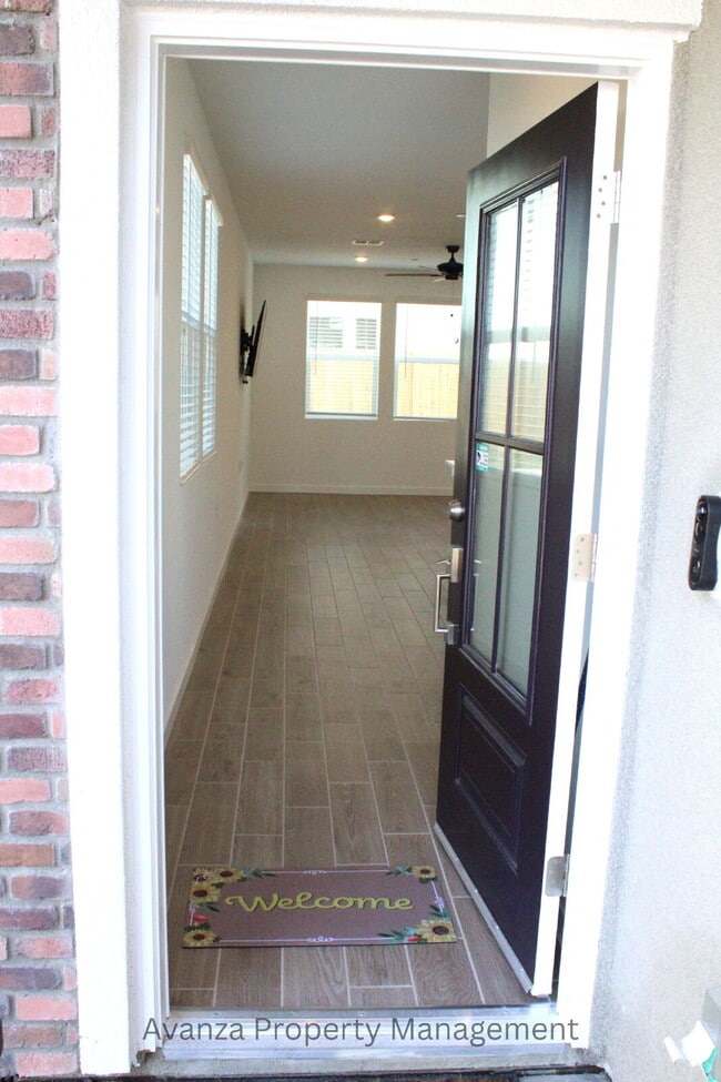 Building Photo - 3422 N Ensanada Ave