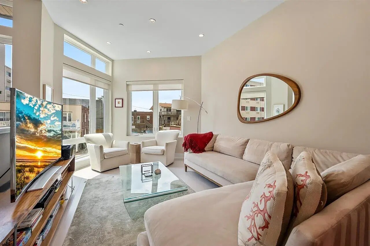 Building Photo - 117 S Little Rock Ave