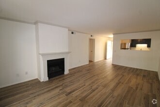 Building Photo - 663 Bishops Lodge Rd