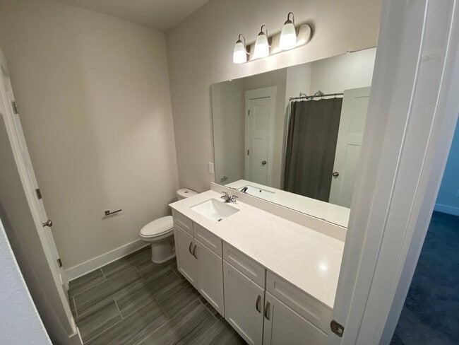 Building Photo - 178 Redcroft Dr