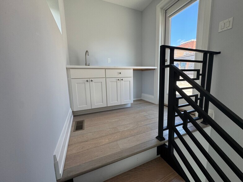 Building Photo - 230 S 3rd St