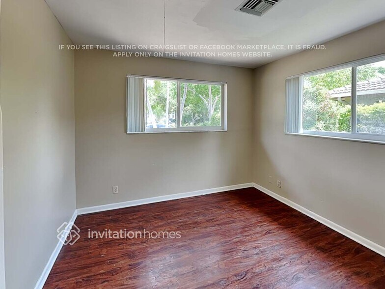 Building Photo - 2240 NE 62nd Ct