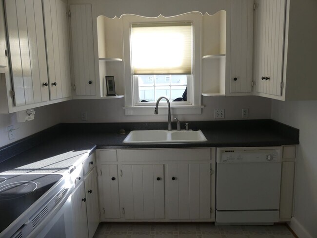 Building Photo - 33 Bunting Lane, Poquoson Va.