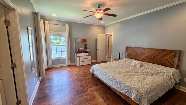 Building Photo - 3120 Mayflower Ln