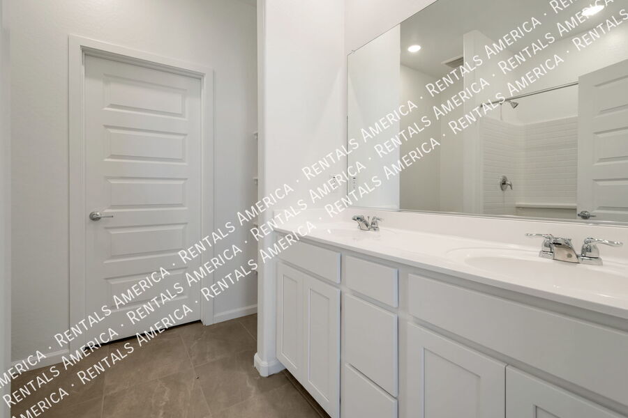 Building Photo - 4588 E Amethyst Ln