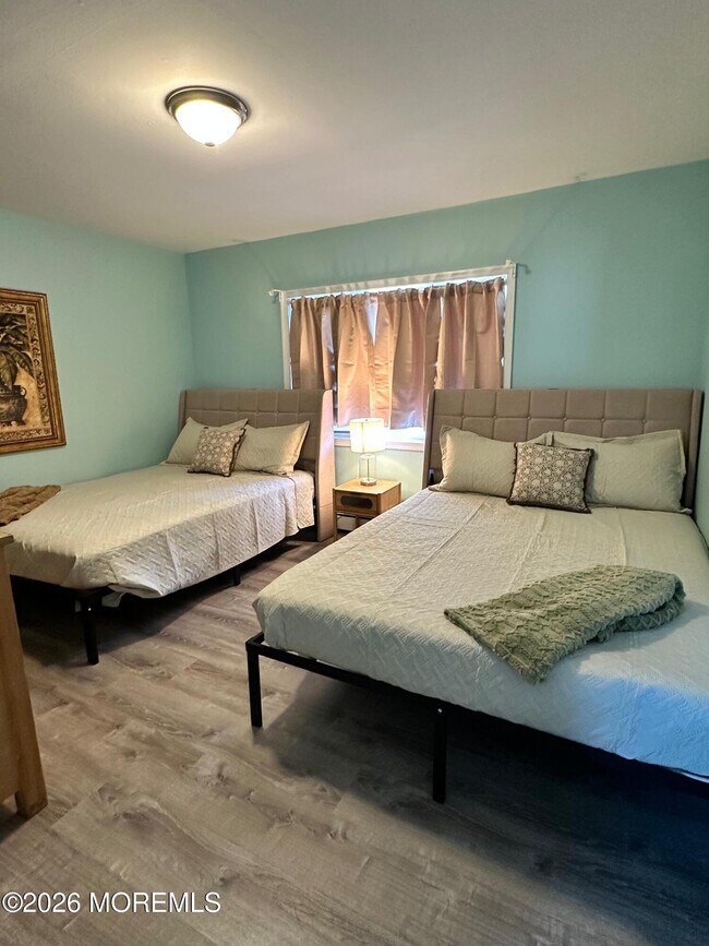 Building Photo - 3 E Central Ave