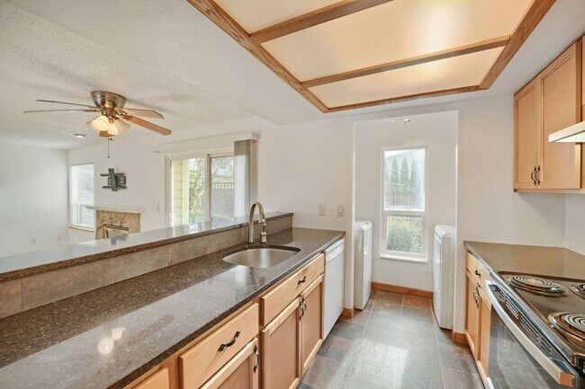 Building Photo - AVAILABLE NOW!! 2BR/2BA Condo – Awesome Location! Glossy Hardwoods, Granite Countertops, W/S/G In...