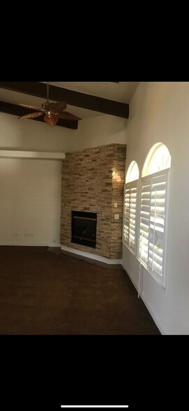 Building Photo - 702 S 11th Ave