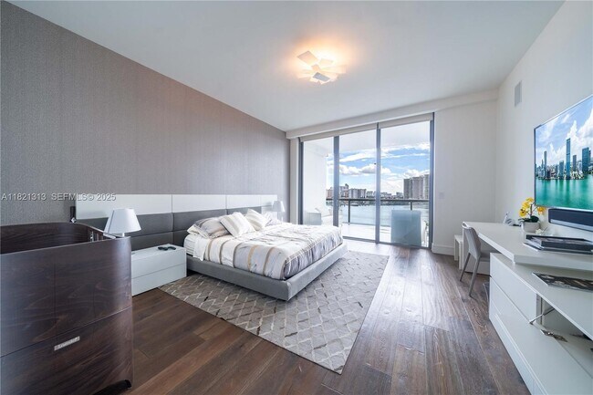 Building Photo - 3300 NE 188th St