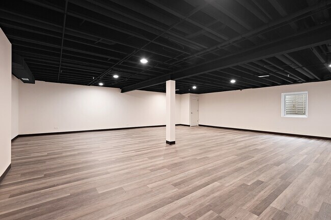 Building Photo - 13 Apollo Ct