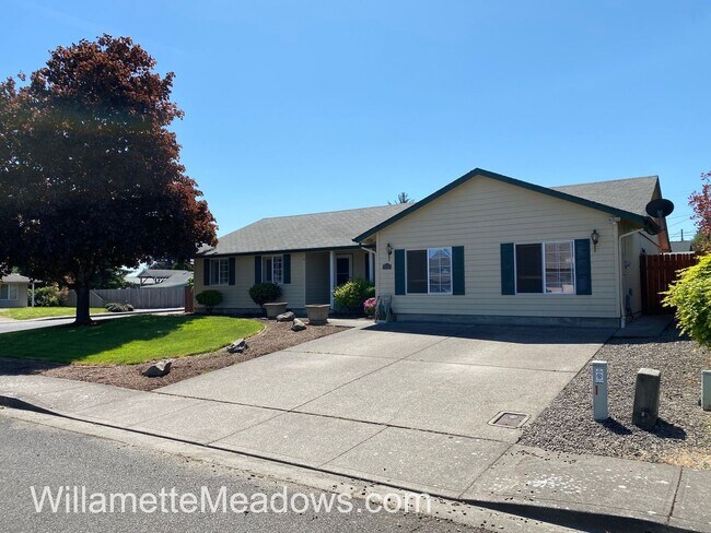 Building Photo - Beautiful 3 Bedrooms, 2 Bathrooms, In Aumsville