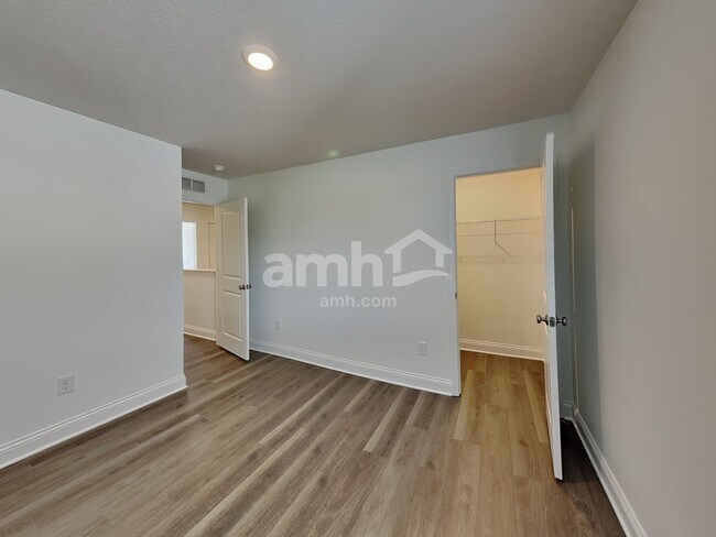 Building Photo - 9184 Henley Ave
