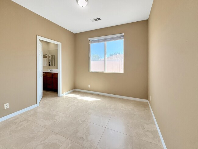 Building Photo - 11693 Mountain Hawk Ln