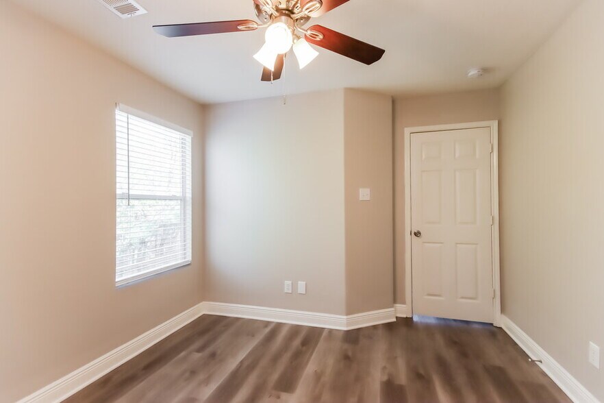 Building Photo - 22538 High Point Pines Dr